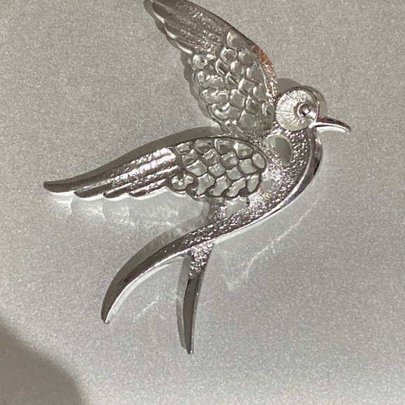 Vintage Sarah Coventry Silver tone Brooch PEACE Dove Pin VTG Signed - Picture 4 of 5